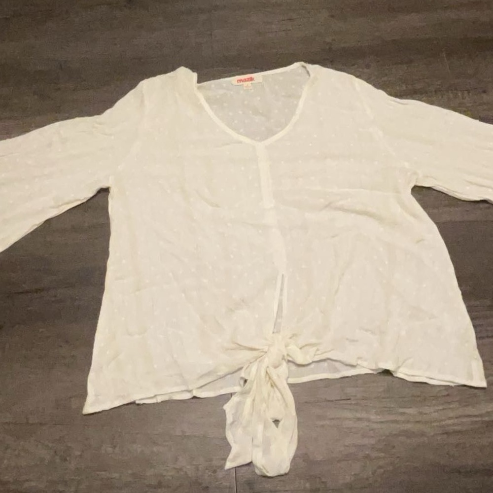 Mazik Medium White Top